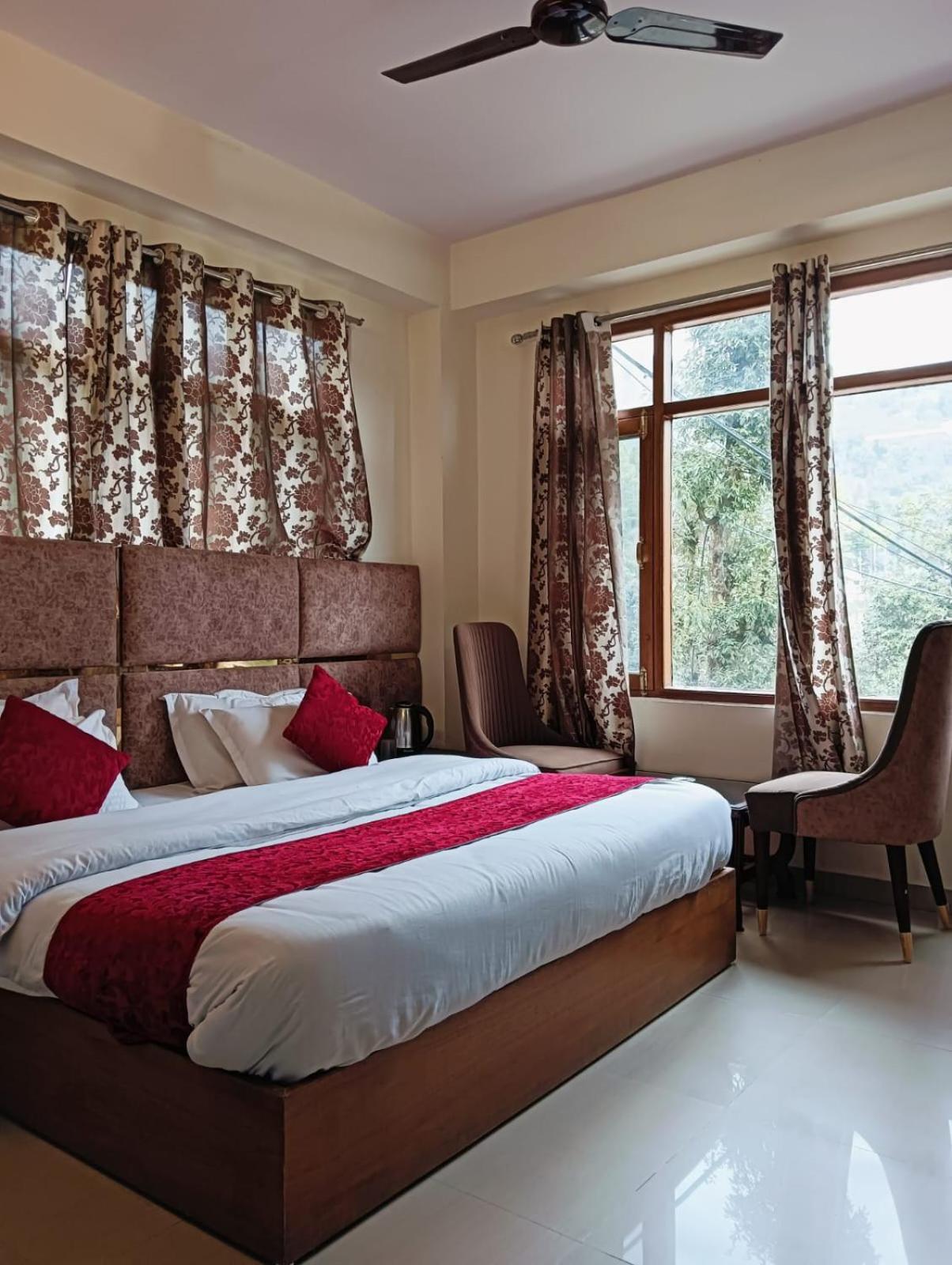 B&B Aston Shimla Hill'S Екстериор снимка