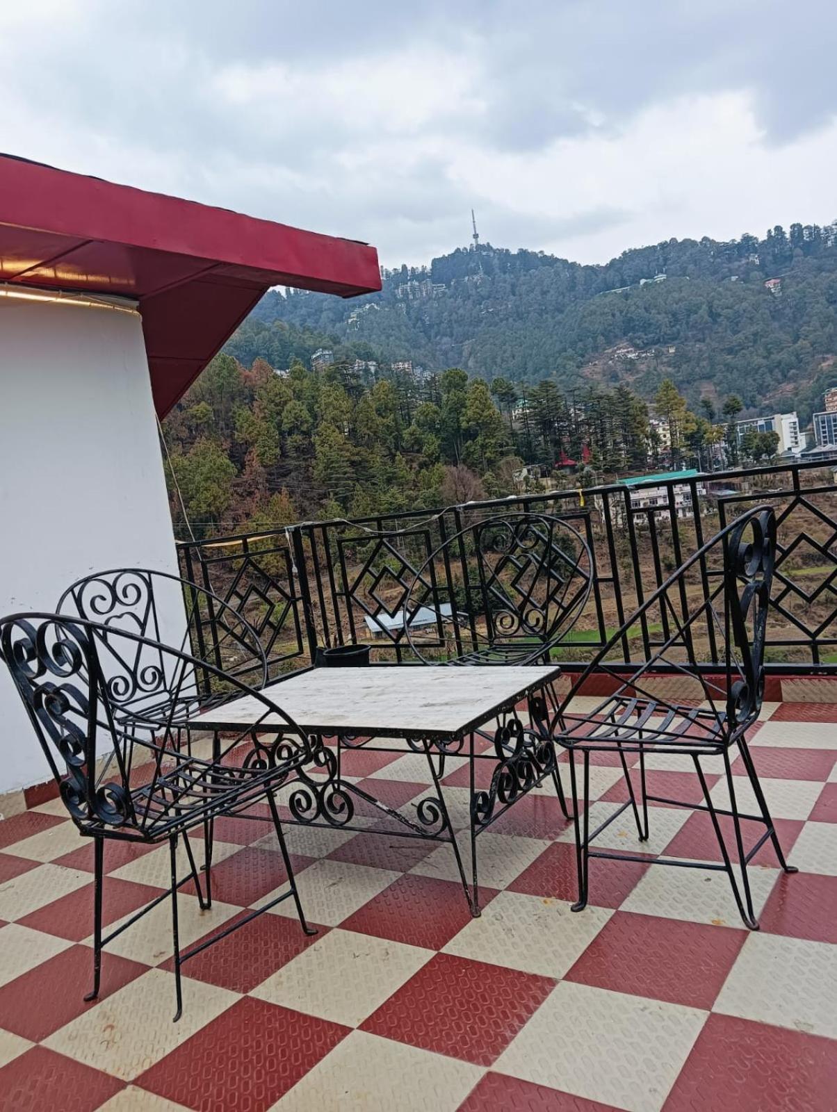 B&B Aston Shimla Hill'S Екстериор снимка